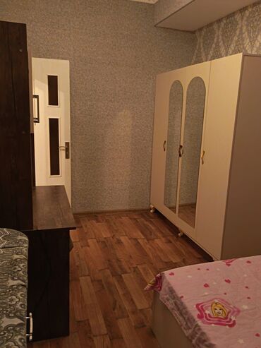 Köhnə tikili: AAF parkla paralel küçədə yerləşən 2 otaqlı hamam tuvalet ayrı tam — 5