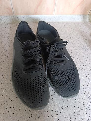 Мужские кроссовки, 43, Crocs, Б/у, цвет - Серый, Самовывоз