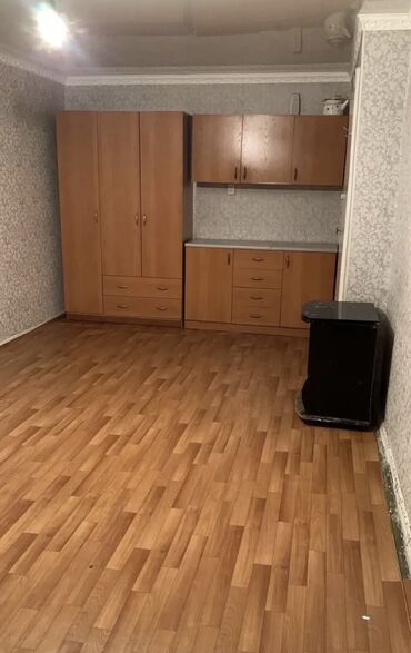квартира арча бегик: 1 бөлмө, 20 кв. м, Жатакана жана мейманкана түрүндө, 3 кабат, Косметикалык ремонт