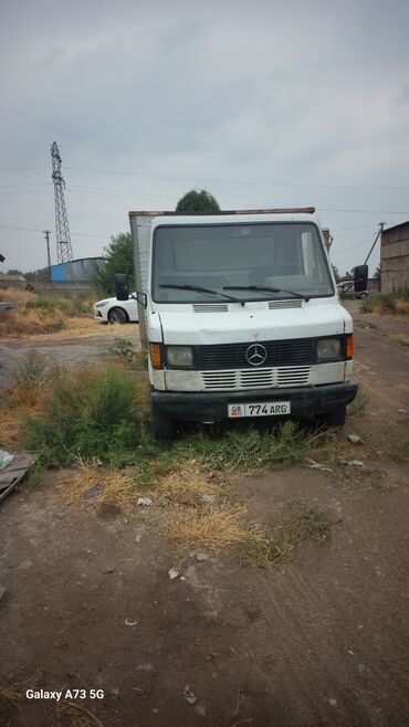 шипованные шины б у: Жеңил жүк ташуучу унаа, Mercedes-Benz, Стандарт, 3 т, Колдонулган