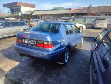 Volkswagen: Volkswagen Vento: 1993 г., 1.8 л, Механика, Бензин, Седан