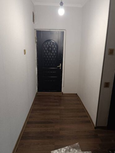 Uzunmüddətli kirayə mənzillər: Hezi Aslanov metrosunun 200 metr yaxinliginda,5 mertebeli binanin 5 — 7