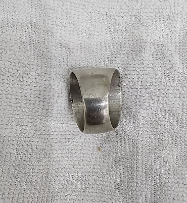 Куртки: Metal üzük maqnit tutmur paslanmır nə matreal olduğun bilmirəm — 6