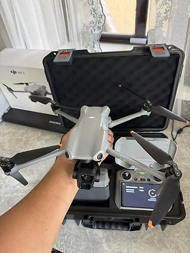 redmi note 11se: DJI Air 3 с пультом DJI RC 2 Ключевые особенности: - Двойная камера — 10