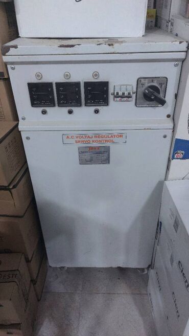 Generatorlar: Stablizator satıram.Az islenib.Biraz kraskasi qopub.Ancaq basqa hec