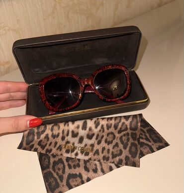 Eynəklər: Gün eynəyi, Roberto Cavalli, İşlənmiş lalafo.az -da Eynəklər: Gün eynəyi, Roberto Cavalli, İşlənmiş