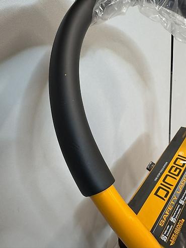 Складные стремянки-лестницы: Складная стремянка DINGO, 3 ступени оригинал Основные - Количество — 3