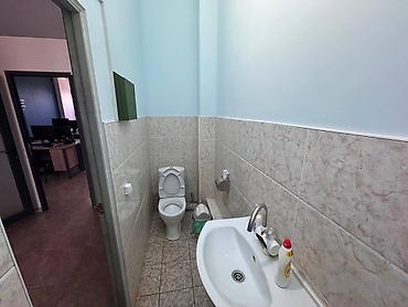 Коммерческая недвижимость: Продажа офисов 85 м², С ремонтом, Многоэтажное здание, 2 этаж — 5
