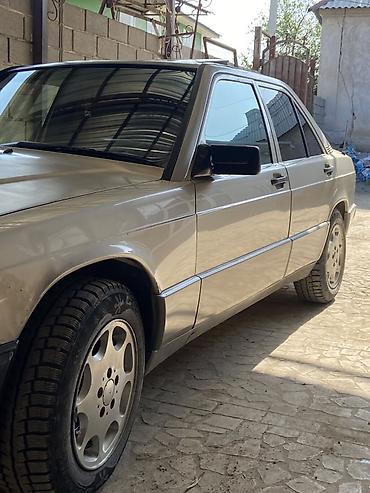 Продажа авто: Mercedes-Benz 190: 1992 г., 1.8 л, Механика, Бензин, Седан — 3