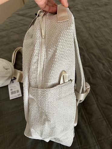 ispucala eko koža: NIKE Aura Backpack (24L) NOVO
Unisex model
IB6197 229 — 5
