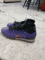 Кроссовки и спортивная обувь: - Размер: EU 38 длина стопы 250 мм (указано на ярлыке). - Верх — 9