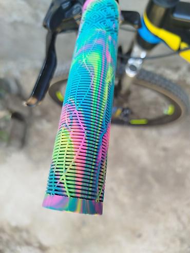 mtb velosipēdi: MTB velosipedi.MTB rol, rəngli rezin qollar. Ciddi alıcıya endirim — 7
