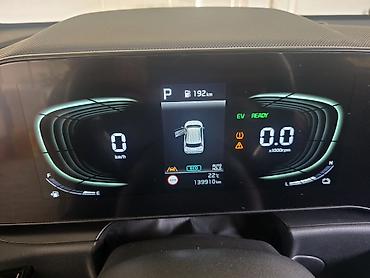 lada 2114: Kia Niro: 2022 г., Автомат, Гибрид, Кроссовер — 6