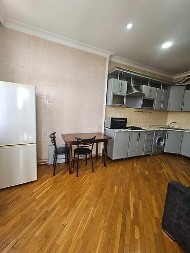 sarayda ev: 2 otaqlı, Yeni tikili, m. 8 Noyabr, 95 kv. m — 3
