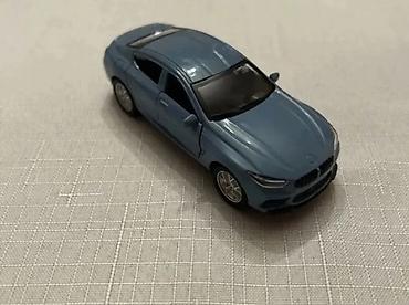 Oyuncaq nəqliyyat: BMW miniatür model avtomobil – metal gövdəli, mavi rəng. Realistik — 1