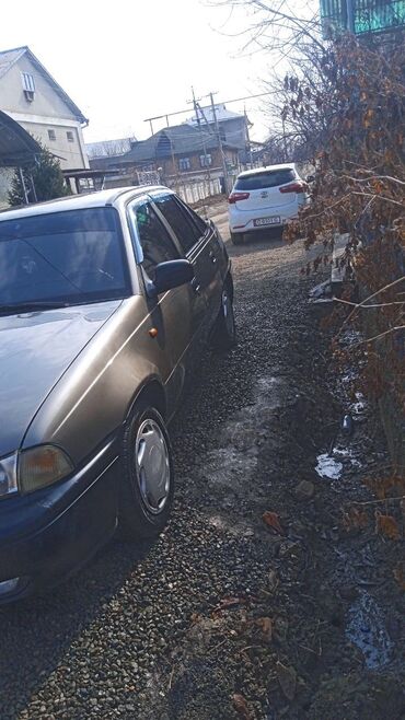 Daewoo: Daewoo Nexia: 2001 г., 1.5 л, Механика, Бензин, Седан