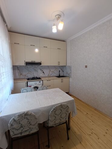 Köhnə tikili: Albalılıq dayanacağı 322 saylı məktəbin yanında 9Mərtebeli binanın — 8