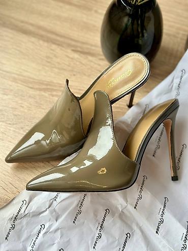 набойки: Женские мюли Gianvito Rossi, Milano - Модель: заострённый носок — 2