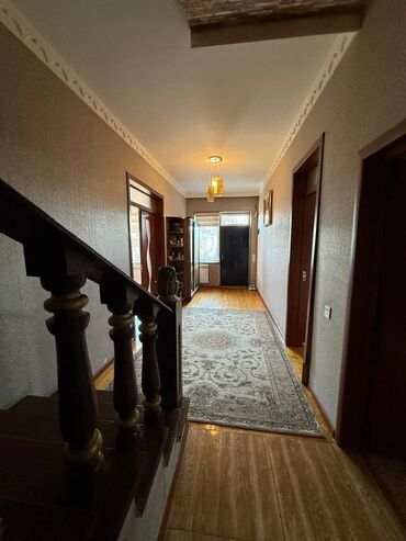 Həyət evləri və villaların satışı: 5 otaqlı, 260 kv. m, Orta təmir — 8