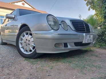 Mercedes-Benz: Mercedes-Benz E-Class (W210) sedan - Kuzov: 4 qapılı sedan, gümüşü — 5