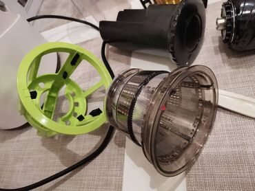 Ostala kuhinjska oprema: Sokovnik za sporo ceđenje KUVINGS odličan kao nov plaćen 500 e na lalafo.rs — 8 Ostala kuhinjska oprema: Sokovnik za sporo ceđenje KUVINGS odličan kao nov plaćen 500 e — 8