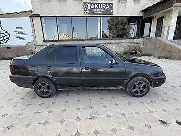 ключи б у: Volkswagen Vento: 1993 г., 1.8 л, Механика, Бензин, Седан — 4
