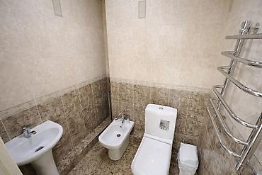 Долгосрочная аренда квартир: 2 комнаты, Риэлтор, Без подселения, С мебелью полностью at lalafo.kg — 9 Долгосрочная аренда квартир: 2 комнаты, Риэлтор, Без подселения, С мебелью полностью — 9