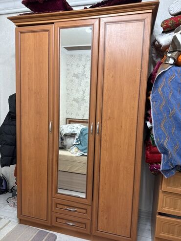 фуллен зеркало с полкой: Кийим салуучу шкаф, Түз, ЛДСП