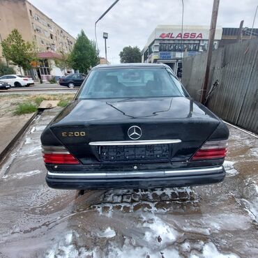 Продажа авто: Mercedes-Benz E 200: 2 л | 1991 г. Хэтчбэк