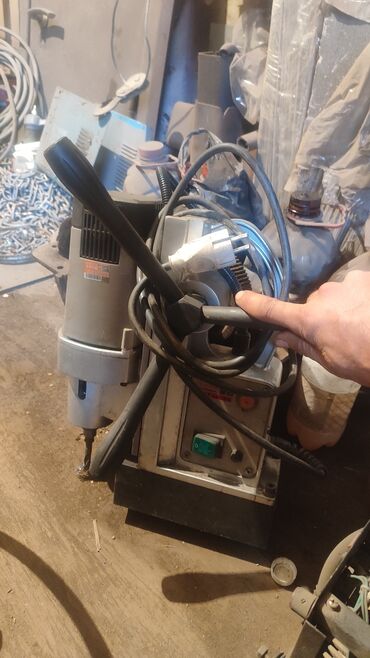 дом из контейнер: Предлагаем разные услуги "Золотые руки". 1) Услуги сверления металла