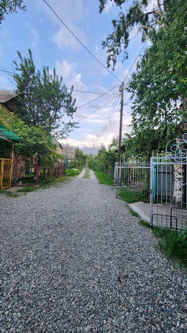 участок дом бишкек: Дача, 80 кв. м, 3 бөлмө, Менчик ээси, Эски ремонт
