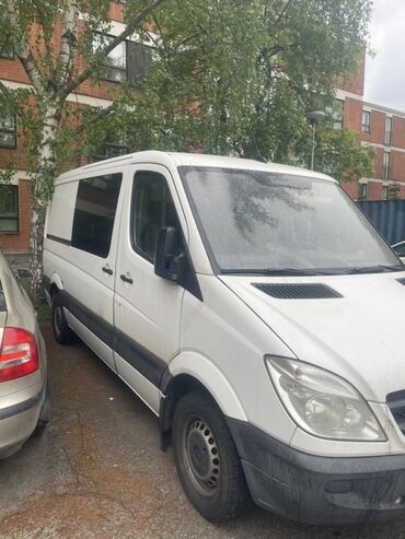 Грузовой фургон Mercedes-Benz Sprinter (средный база, низкий кузов)