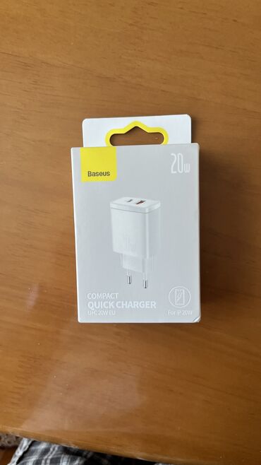 Kabellər və adapterlər: Başlıq adapter tam orijinal Baseus 20watt təzədir, iki çıxış USB /C