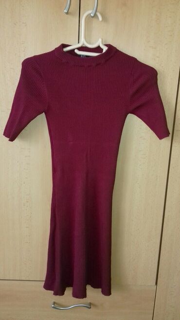 peplum haljina: Bershka XS (EU 34), color - Burgundy, Other style, Short sleeves