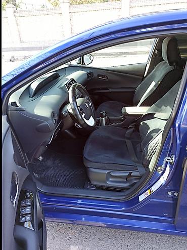 разметка дорог: Toyota Prius: 2018 г., 1.8 л, Автомат, Гибрид, Лифтбек — 9