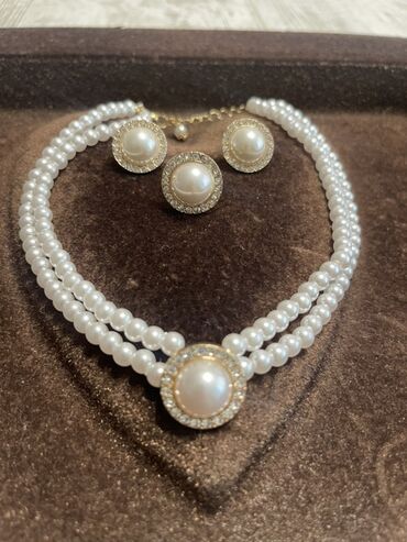 Zərgərlik dəstləri: Dəstə daxildir: Sırğa -da lalafo.az — 2 Zərgərlik dəstləri: Dəstə daxildir: Sırğa — 2