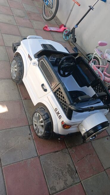 predo 6 nomre qiymeti: Uşaq üçün elektrikli maşın – 6x6 off-road dizayn - Korpus: ağ rəng