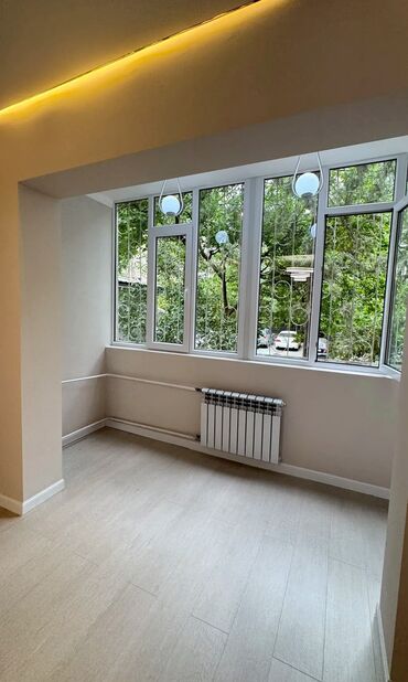 продажа квартир трёх комнатную 106 серия: 3 комнаты, 70 м², 105 серия, 1 этаж, Дизайнерский ремонт