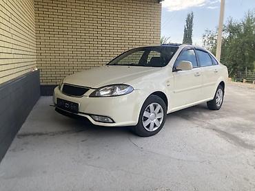 токмок бетон: Chevrolet : 2014 г., 1.6 л, Кол менен иштөөчү, Бензин, Седан — 1