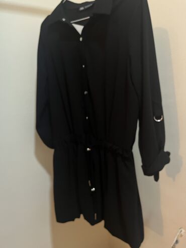 Səsgücləndiricilər, qulaqlıqlar və mikrofonlar: Zara teze etiketli don, M razmer

balon etek (içe qatlanmış)modelidir — 19