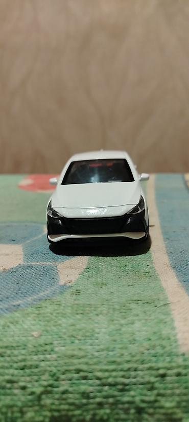 poli: Wekilde Gorduyunuz Ağ Elantra 2021-dan 2024 kimi Olan Modelidi Satiram — 9