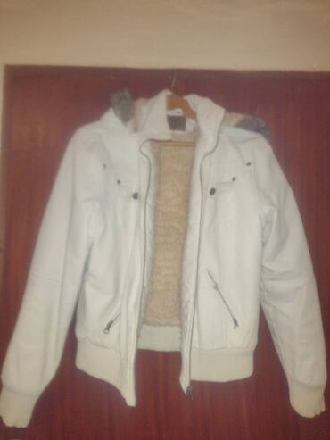 zimske jakne lc waikiki: Jakna bela, kozna, postavljena, topla, M velicina, kao novo, bez