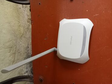 wifi роутер купить: TP-link Wifi modem yaxşı işlək vəziyyətdədir. Nizami Metrosuna