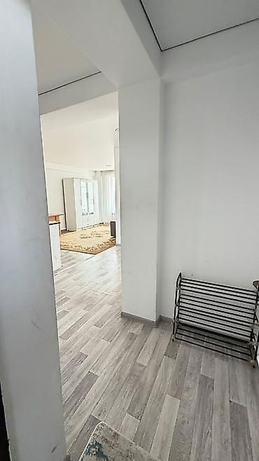 flat osh: Аламединский рынок Сдается 2х ком квартира Этаж: 3/3 Серия — 2