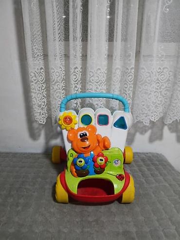drvene figure: Hodalica/guralica za bebe sa aktivnostima - Šarena guralica za prve — 1