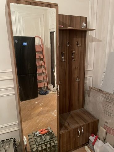 зеркало со столиком: 2 qapılı Düz dolab, Dolab-asılqan
