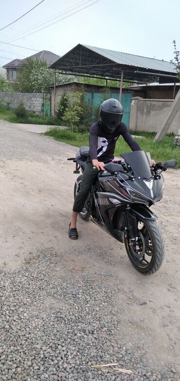 Мотоциклы: Спортбайк Yamaha, 300 куб. см, Электро