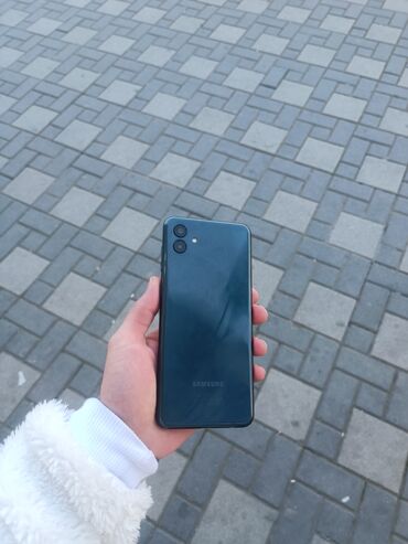 Samsung Galaxy A04, 32 ГБ, цвет - Черный, Кнопочный