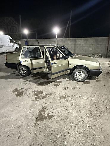 Volkswagen: Volkswagen Jetta: 1987 г., 1.8 л, Механика, Бензин, Седан — 1