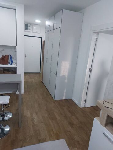 Prodaja stanova: 1 soba, 30 kv. m, 1 sprat — 3